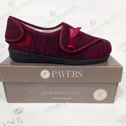 BOXED PAIR OF PAVERS VELCRO STRAP SHOES IN BURGUNDY UK SIZE 6