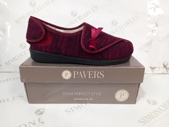 BOXED PAIR OF PAVERS VELCRO STRAP SHOES IN BURGUNDY UK SIZE 6