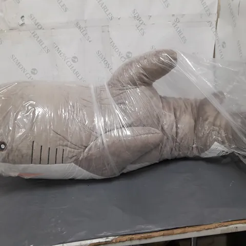 XL PLUSH SHARK IN GREY 