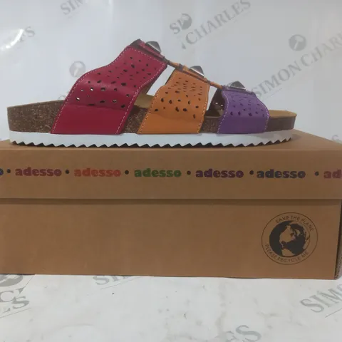 BOXED PAIR OF ADESSO OPEN TOE SANDALS IN RED/ORANGE/PURPLE SIZE 6