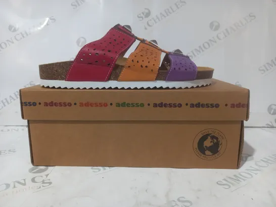 BOXED PAIR OF ADESSO OPEN TOE SANDALS IN RED/ORANGE/PURPLE SIZE 6