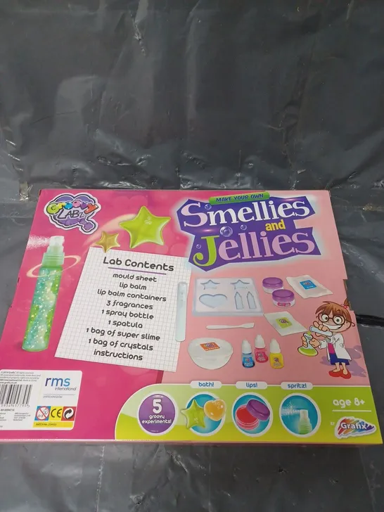 LOT OF 12 GROOVY LABZ MAKE YOUR OWN SMELLIES AND JELLIES 