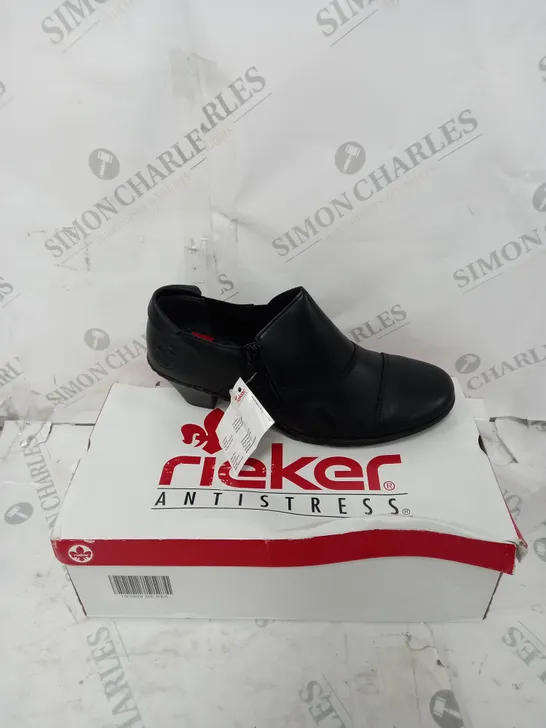 BOXED PAIR OF RIEKER SHOE BOOTS IN BLACK UK SIZE 6