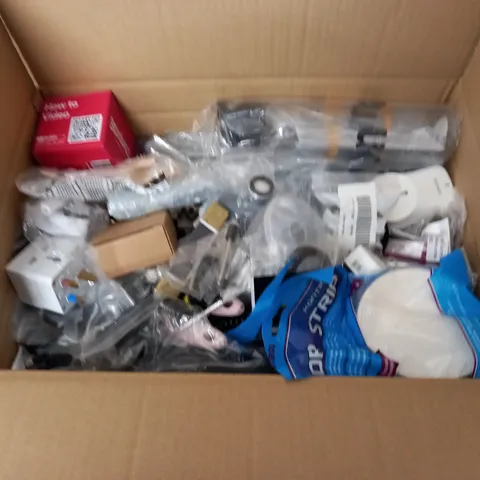 LARGE QUANTITY OF ASSORTED HOUSEHOLD BITS AND BOBS