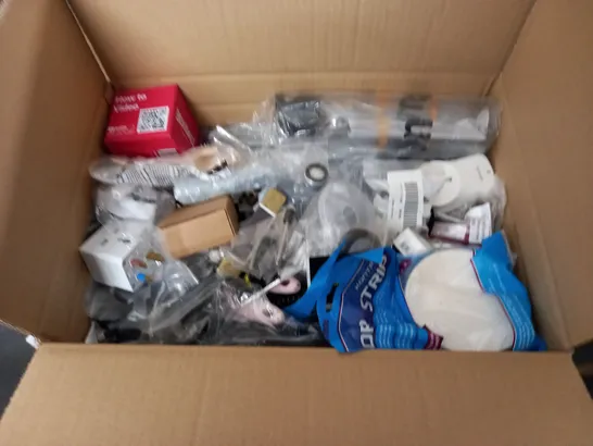 LARGE QUANTITY OF ASSORTED HOUSEHOLD BITS AND BOBS