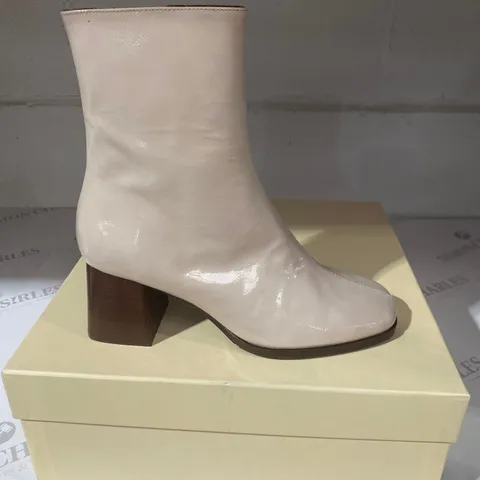 BOXED PAIR OF SEZANE BEIGE SHOES SIZE 36