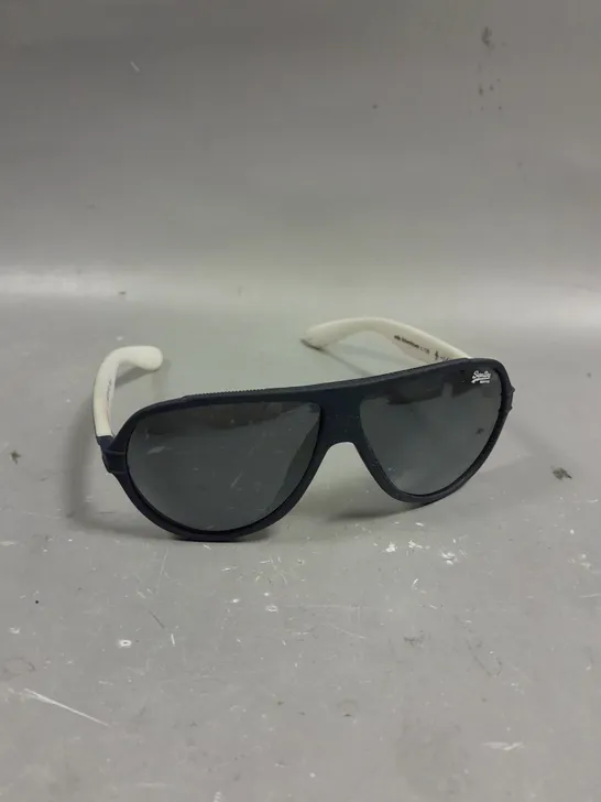 SUPERDRY SDS DOWNTOWN C.106 SUNGLASSES 