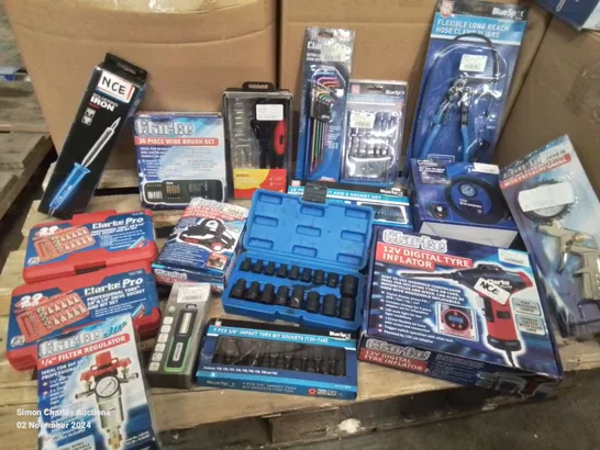 BOX CONTAINING LARGE AMOUNT OF MIXED TOOLS TO INCLUDE: 12V DIGITAL TYRE INFLATOR, STAR KEY SET, PROFESSIONAL TORX SOCKET SET, RECHARGEABLE HEADLAMP, HELMET, SOLDERING IRON ETC,