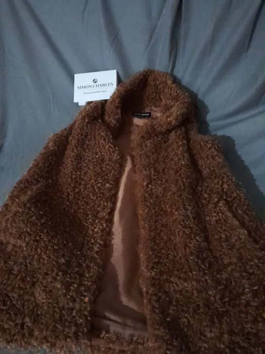 CENTIGRADE FAUX FUR SLEEVELESS COAT IN COGNAC SIZE S