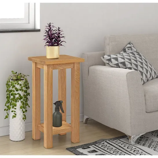 BOXED HALLOWOOD SIDE TABLE COLOUR: NATURAL OAK