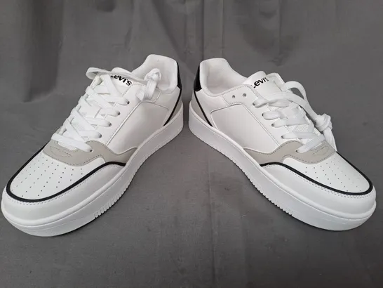 BOXED PAIR OF LEVI'S TRAINERS IN WHITE UK SIZE 6