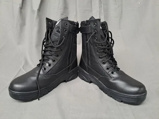 BOXED PAIR OF SAVAGE ISLAND BOOTS IN BLACK UK SIZE 5