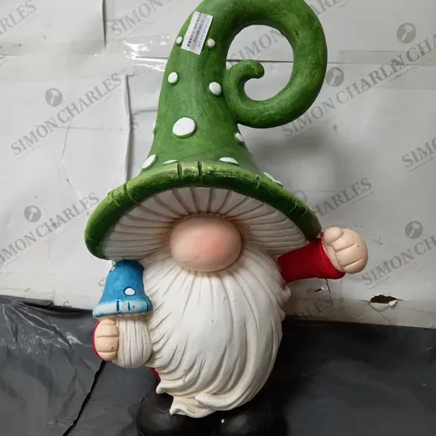 UNBRANDED GARDEN GNOME WITH MUSHROOM