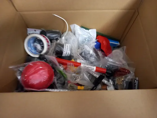 LARGE QUANTITY OF ASSORTED HOUSEHOLD BITS AND BOBS