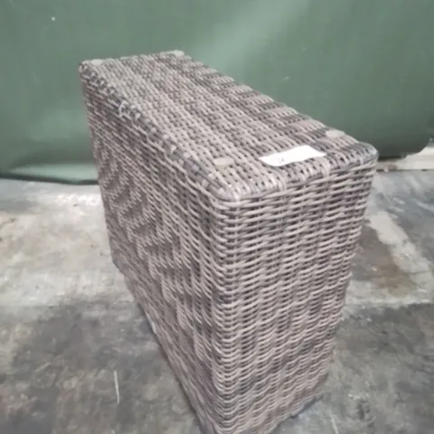 DESIGNER RATTAN DIVIDER UNIT