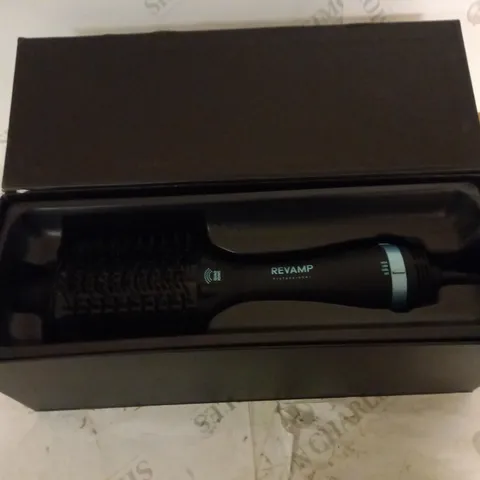 BOXED REVAMP PROGLOSS PERFECT BLOW DRY HAIRBRUSH