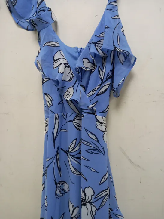 ROMAN PETITE COLD SHOULDER DRESS IN FLORAL DESIGN IN LIGHT BLUE - SIZE 14