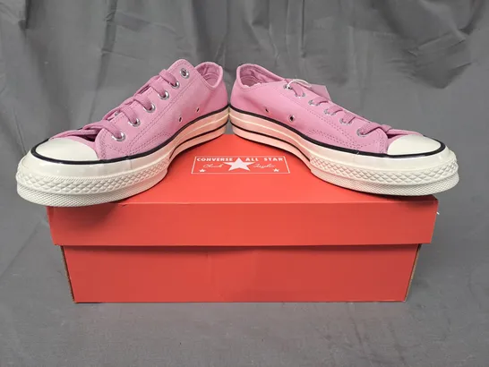 BOXED PAIR OF CONVERSE SHOES IN PINK UK SIZE 6.5