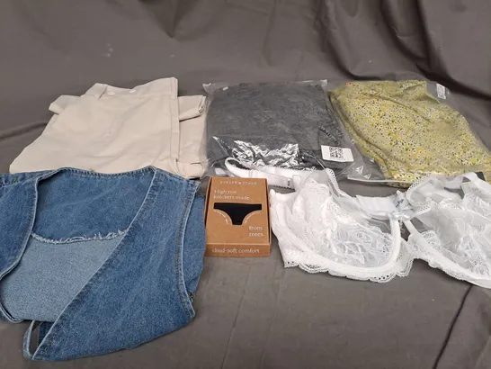 BOX OF APPROXIMATELY 25 ASSORTED CLOTHING ITEMS TO INCLUDE - BRA , TROUSERS , KNICKERS ETC