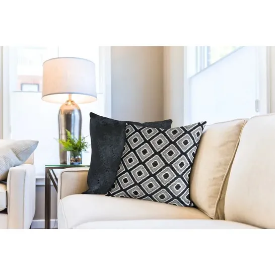 KISSLING GEOMETRIC SQUARE SCATTER CUSHION COVER