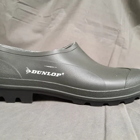 DUNLOP WATERPROOF KHAKI HEELED SHOES - SIZE 43