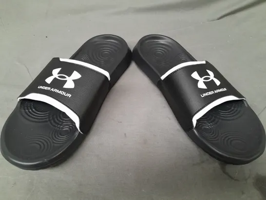 PAIR OF UNDER ARMOUR SLIDERS IN BLACK/WHITE UK SIZE 10