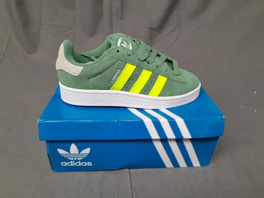 BOXED PAIR OF ADIDAS CAMPUS TRAINERS IN GREEN/YELLOW SIZE UK 4