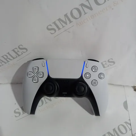 SONY PLAYSTATION 5 CONTROLLER IN WHITE 