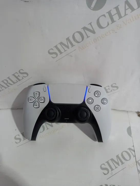 SONY PLAYSTATION 5 CONTROLLER IN WHITE 