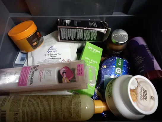 BOX OF APPROXIMATELY 20 COSMETIC ITEMS TO INCLUDE - CARE KIND DOG SHAMPOO - SENSODYNE TOOTHPASTE - TROPIC SMOOTHING CLEANSER - ETC 