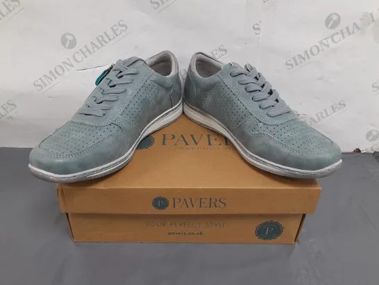 BOXED PAIR OF PAVERS SHOES IN BLUE EU SIZE 40