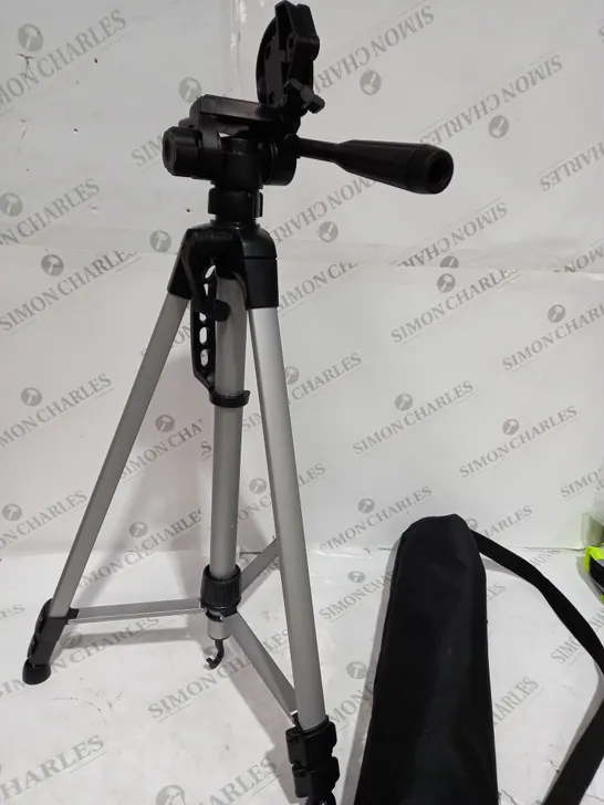 PORTABLE TRIPOD SILVER AND BLACK ADJUSTABLE 