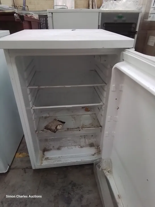 BUSH UNDER COUNTER FRIDGE WHITE 4291606Simon Charles Auctioneers