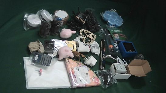 SMALL BOX OF ASSORTED ITEMS TO INCLUDE TV REMOTES, WINDOW/DOOR HANDLES, LED SOLAR LIGHTS