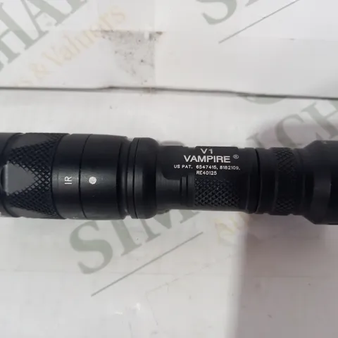 SUREFIRE V1-B VAMPIRE INFRARED/WHITE DUAL OUTPUT FLASHLIGHT