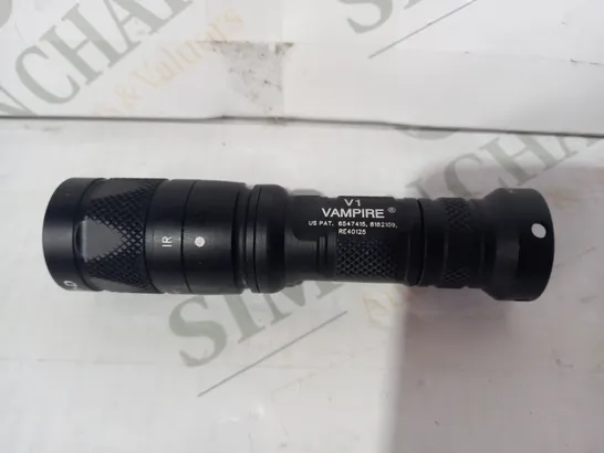 SUREFIRE V1-B VAMPIRE INFRARED/WHITE DUAL OUTPUT FLASHLIGHT