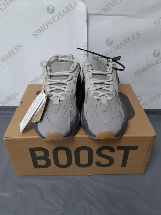 ADIDAS YEEZY BOOST 700 V2 MENS GREY TRAINERS SIZE 8