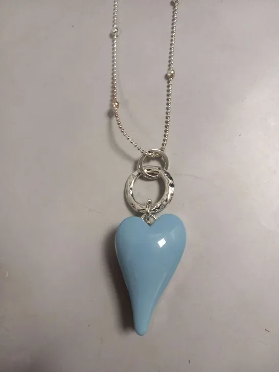 BRAND NEW BROWN PEPPER HANDBAGS LONDON BABY BLUE HEART NECKLACE