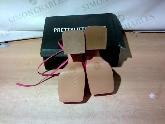 BOXED PAIR OF PRETTY LITTLE THING PLATFORM HIGH HEELS SIZE 4
