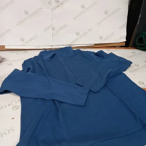 ISAACMIZARHILIVE BLUE BUTTONED DETAIL TOP SIZE XL