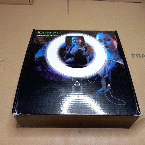 BOXED LED RING WITH CLAMP