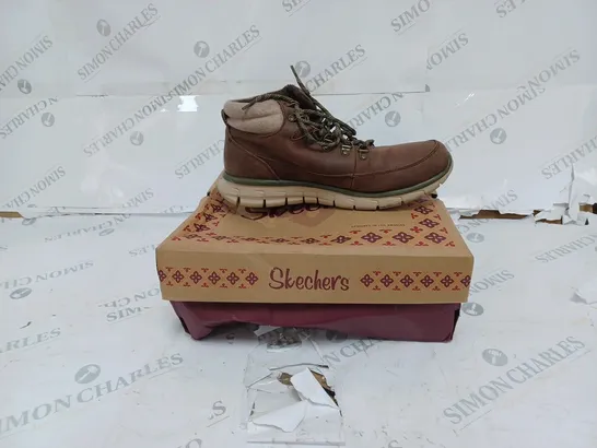 BOXED SKECHERS BROWN SYNERGY WARM TECH BOOT- SIZE 6.5