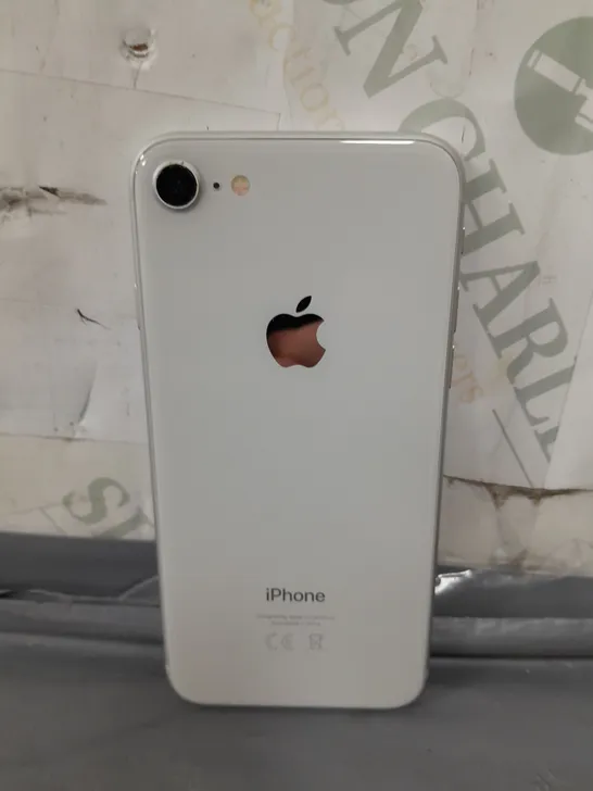 APPLE IPHONE 8 IN WHITE 