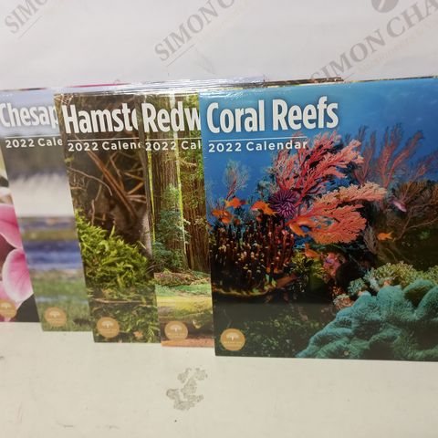 LOT OF 10 ASSORTED CALENDERS - 2022 TO INCLUDE LILIES, HAMSTERS, CORAL REEFS, ETC