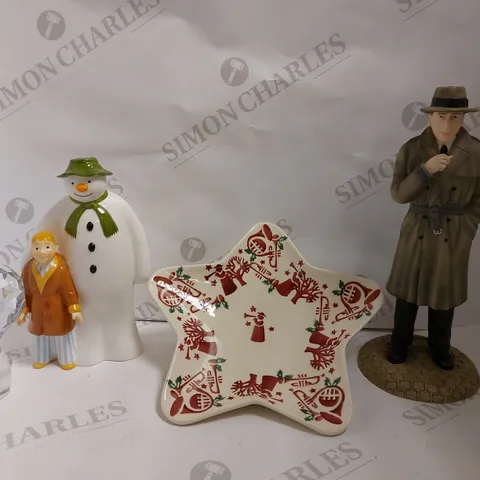 BOX OF APPROX 6 ITEMS TO INCLUDE THE SNOWMAN FIGURINE, CHRISTMAS STAR PLATE AND SET OF 6 GLASSES