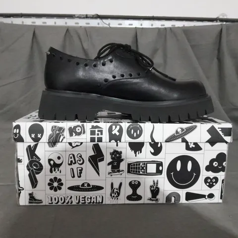 BOXED PAIR OF KOI THE 9-TO-5 SLAVE MEN'S DERBY SHOES SIZE 9 