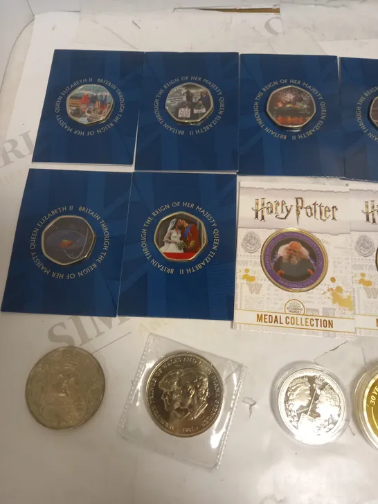 LOT OF APPROXIMATELY 25 COLLECTIBLE COINS & TOKENS