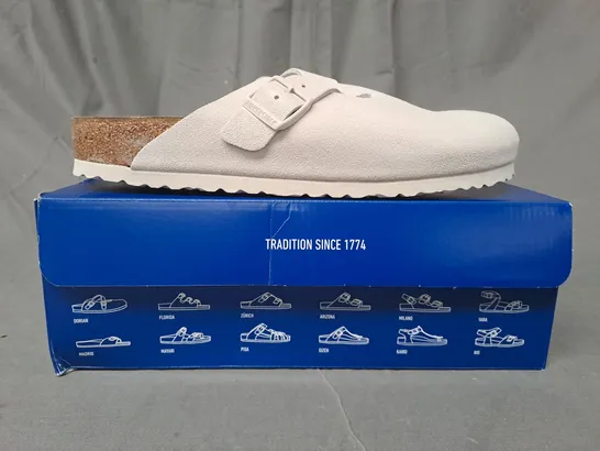 BOXED PAIR OF BIRKENSTOCK BOSTON BS SUEDE SLIP-ON SHOES IN WHITE UK SIZE 10.5