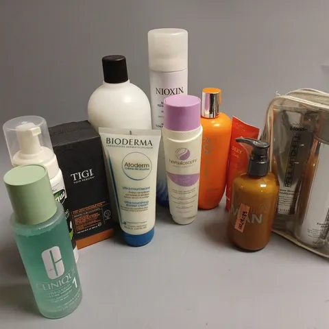 APPROXIMATELY 20 ASSORTED COSMETIC GOODS TO INCLUDE JOICO VERO K-PAK CHROME ACTIVATOR (950ml), CLINIQUE CLARIFYING (200ml), NIOXIN REGULAR HOLD (300g), ETC