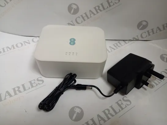 EE SMART HUB 4G - WHITE